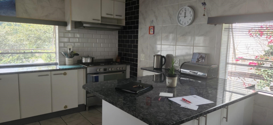 3 Bedroom Property for Sale in Linmeyer Gauteng