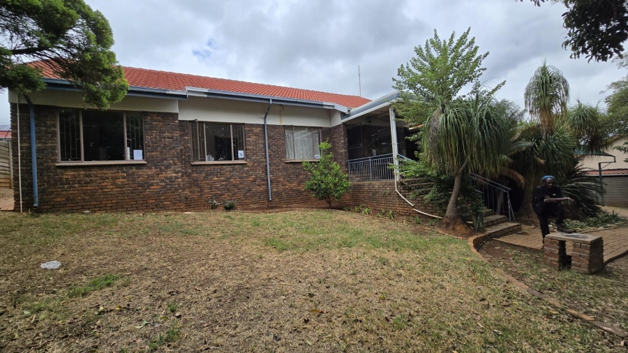 4 Bedroom Property for Sale in Pierre Van Ryneveld Gauteng