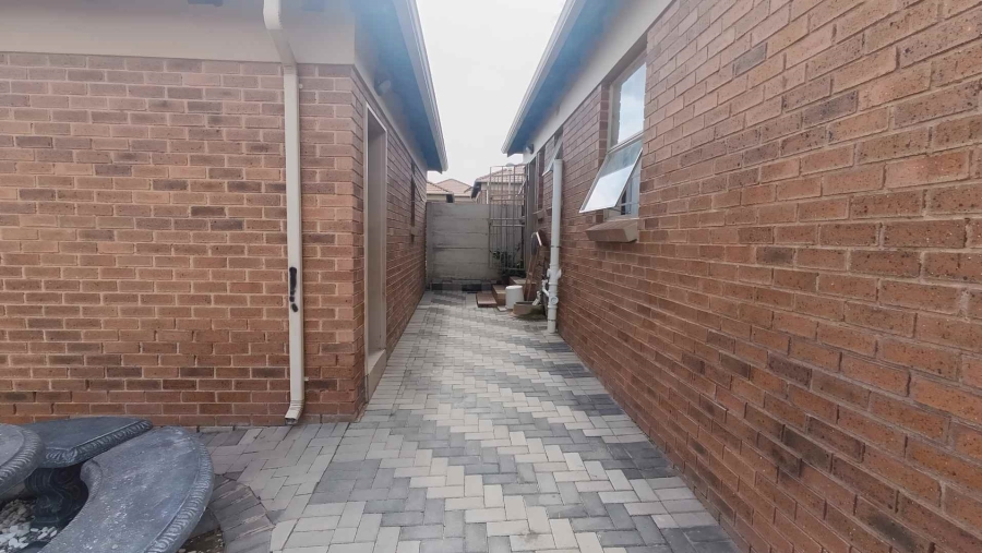 3 Bedroom Property for Sale in Thatch Hill Estate Gauteng