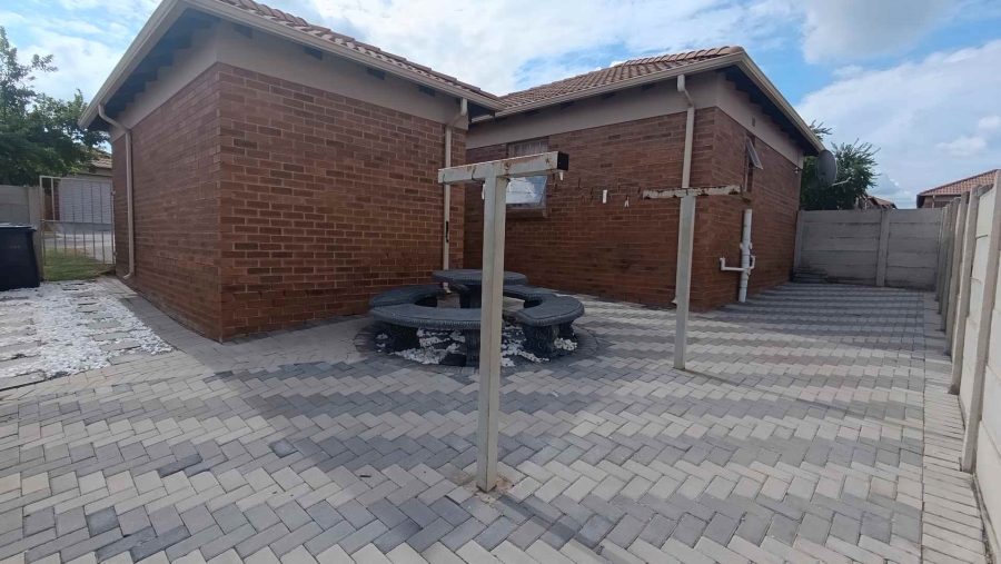 3 Bedroom Property for Sale in Thatch Hill Estate Gauteng