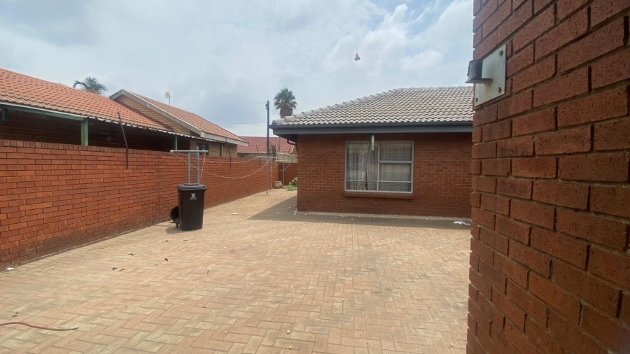 3 Bedroom Property for Sale in Bakerton Gauteng