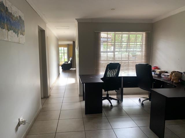 5 Bedroom Property for Sale in Garsfontein Gauteng