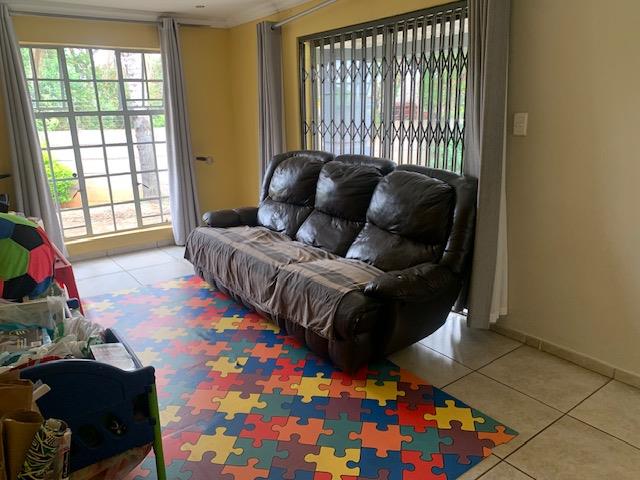 5 Bedroom Property for Sale in Garsfontein Gauteng