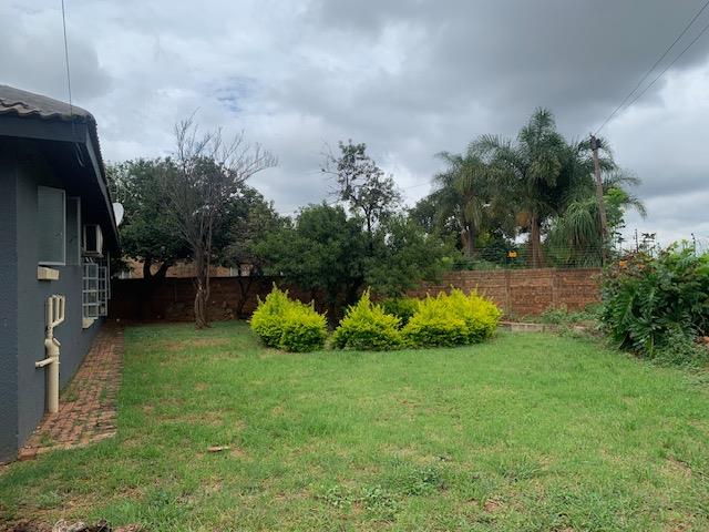 5 Bedroom Property for Sale in Garsfontein Gauteng