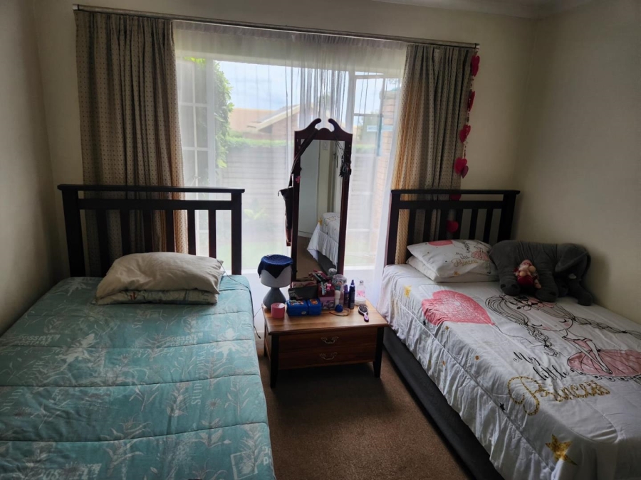 2 Bedroom Property for Sale in Rooihuiskraal Gauteng