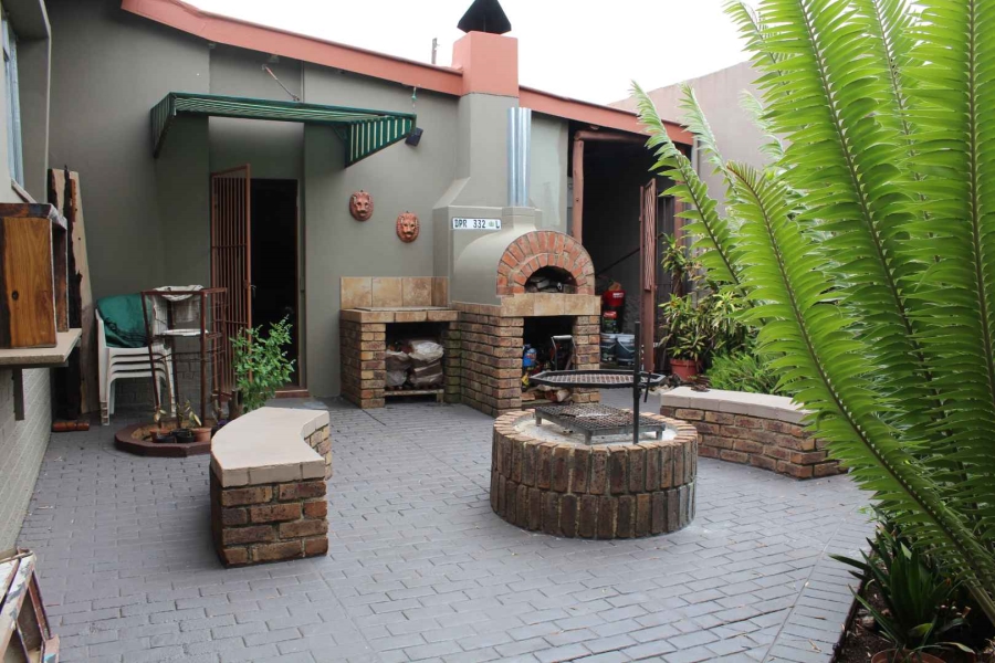 4 Bedroom Property for Sale in Valhalla Gauteng