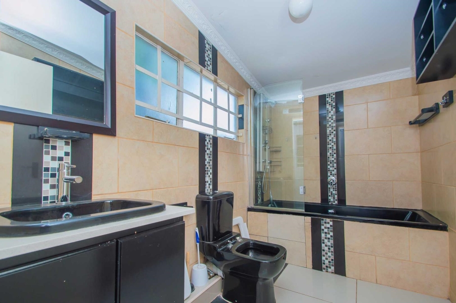 4 Bedroom Property for Sale in Sharonlea Gauteng