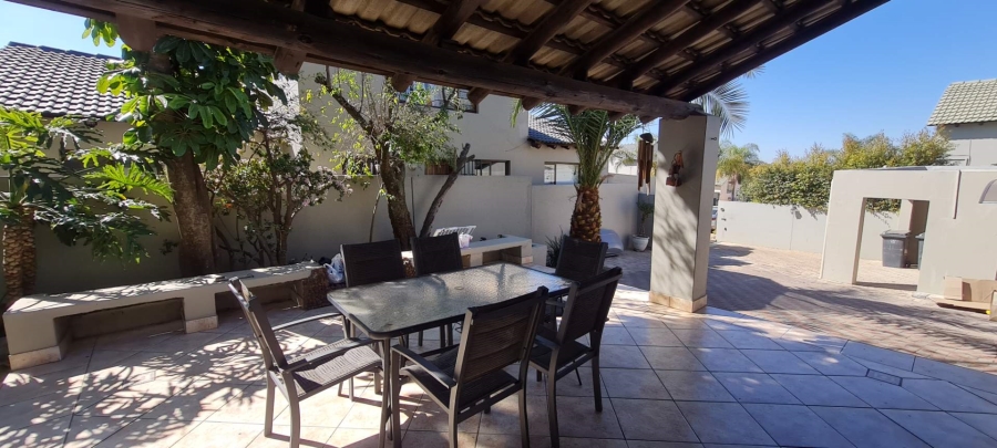 To Let 4 Bedroom Property for Rent in North Riding Gauteng