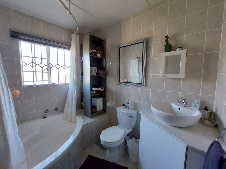 2 Bedroom Property for Sale in Olivedale Gauteng