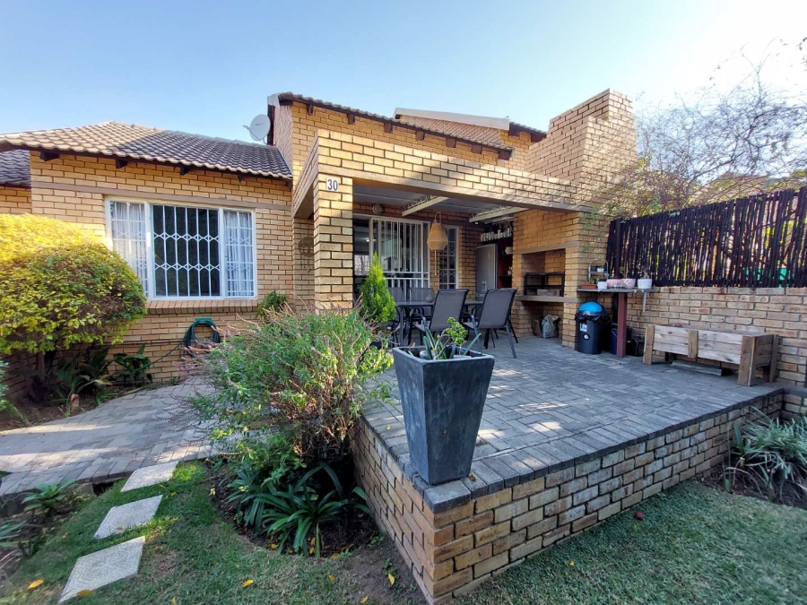 2 Bedroom Property for Sale in Olivedale Gauteng