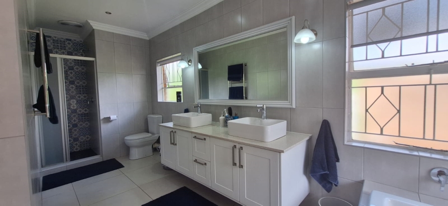 5 Bedroom Property for Sale in Sunward Park Gauteng