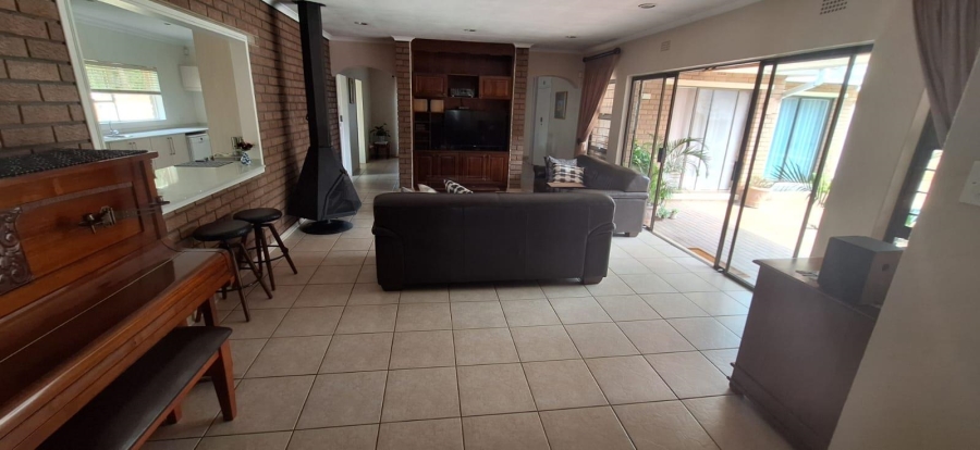 5 Bedroom Property for Sale in Sunward Park Gauteng