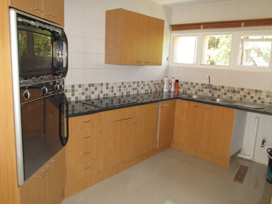 To Let 2 Bedroom Property for Rent in Bryanston Gauteng