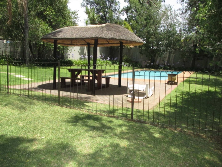 To Let 2 Bedroom Property for Rent in Bryanston Gauteng