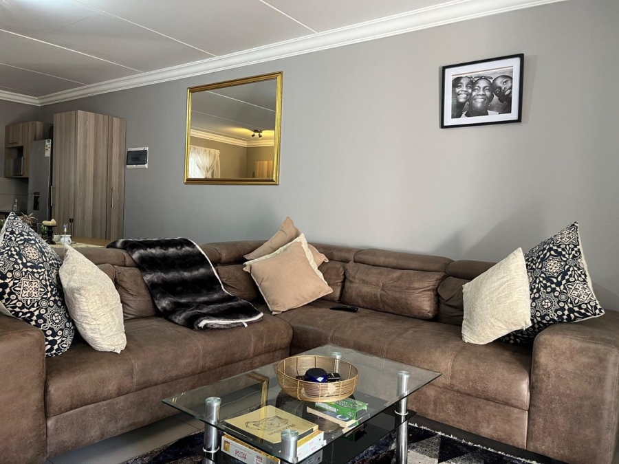 2 Bedroom Property for Sale in Chartwell Gauteng