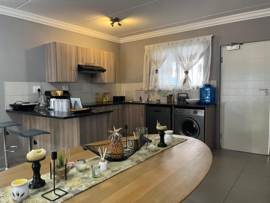 2 Bedroom Property for Sale in Chartwell Gauteng