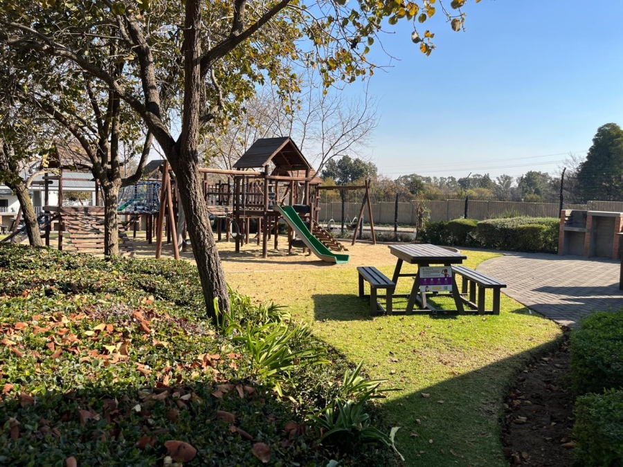 2 Bedroom Property for Sale in Chartwell Gauteng