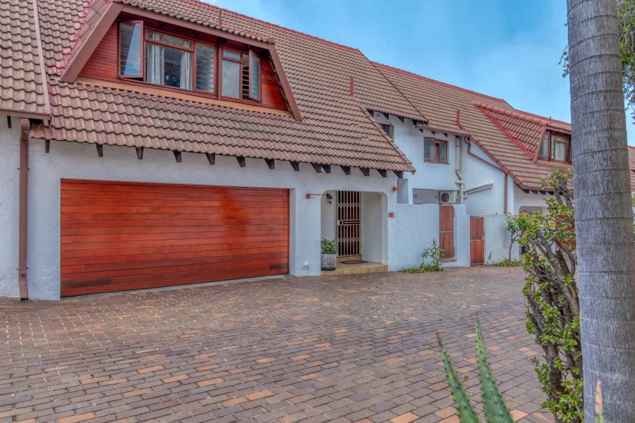 To Let 3 Bedroom Property for Rent in Magaliessig Gauteng