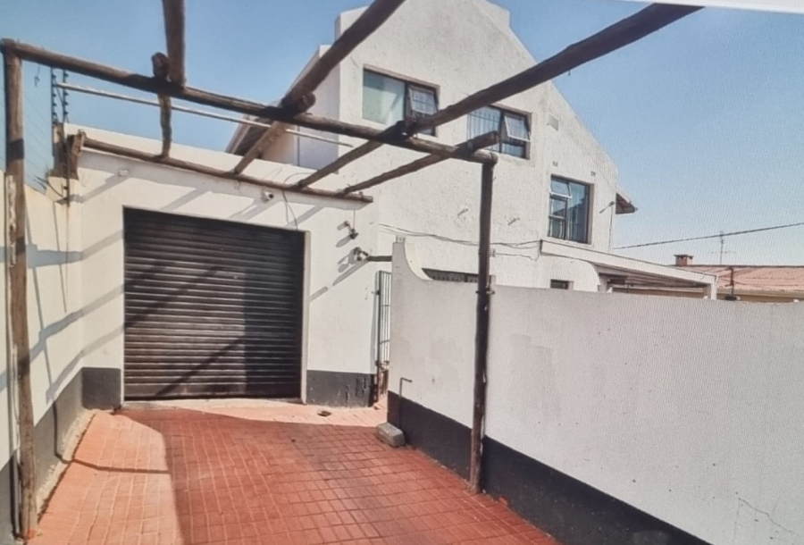 4 Bedroom Property for Sale in Sophiatown Gauteng