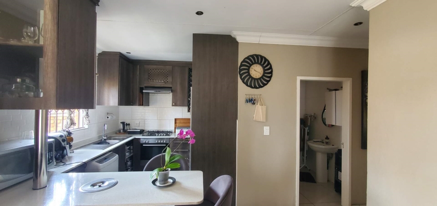 3 Bedroom Property for Sale in Honeypark Gauteng