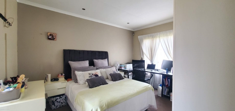 3 Bedroom Property for Sale in Honeypark Gauteng