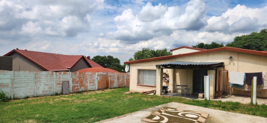 5 Bedroom Property for Sale in South Crest Gauteng