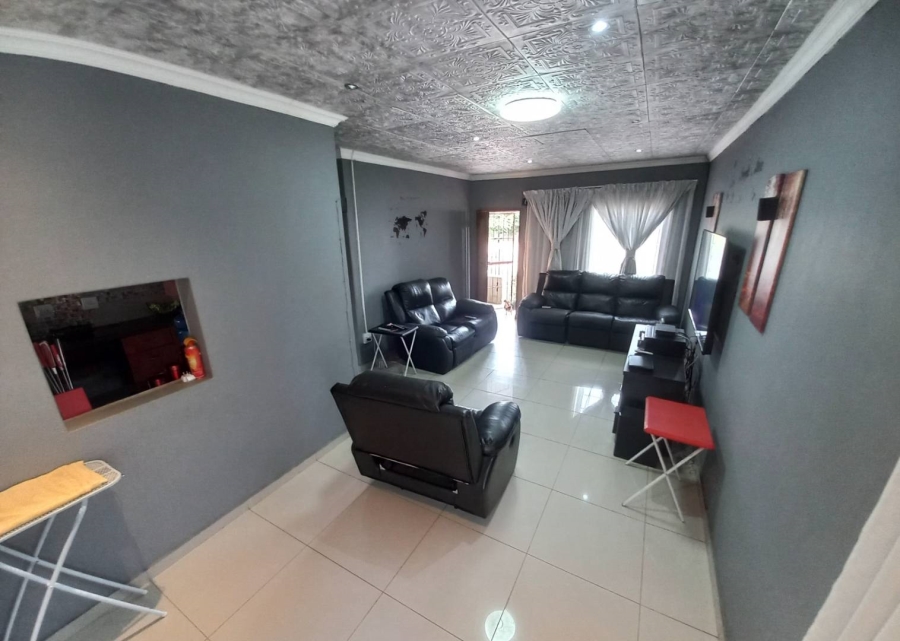 2 Bedroom Property for Sale in Elandspoort Gauteng