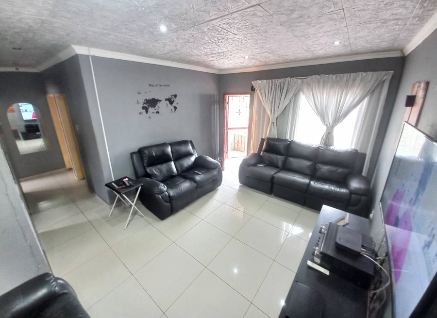 2 Bedroom Property for Sale in Elandspoort Gauteng