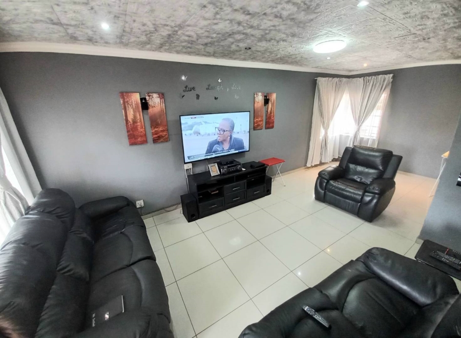 2 Bedroom Property for Sale in Elandspoort Gauteng