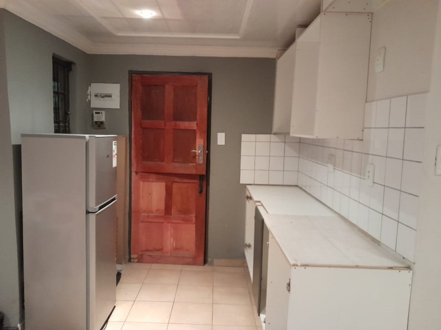 2 Bedroom Property for Sale in Olievenhoutbosch Gauteng