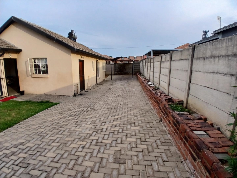 3 Bedroom Property for Sale in Olievenhoutbosch Gauteng