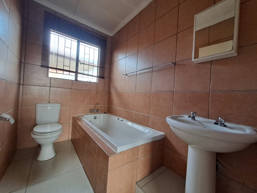 3 Bedroom Property for Sale in Olievenhoutbosch Gauteng