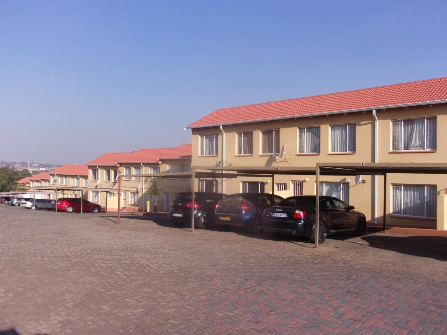 To Let 2 Bedroom Property for Rent in Roodepoort Gauteng