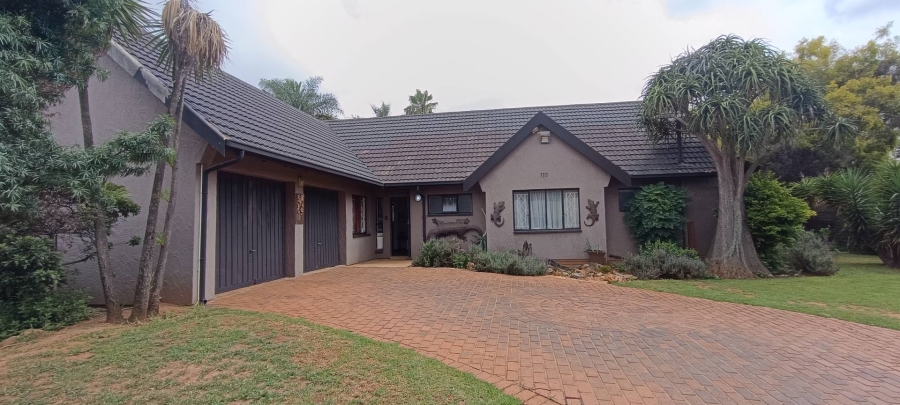 6 Bedroom Property for Sale in Van Riebeeck Park Gauteng