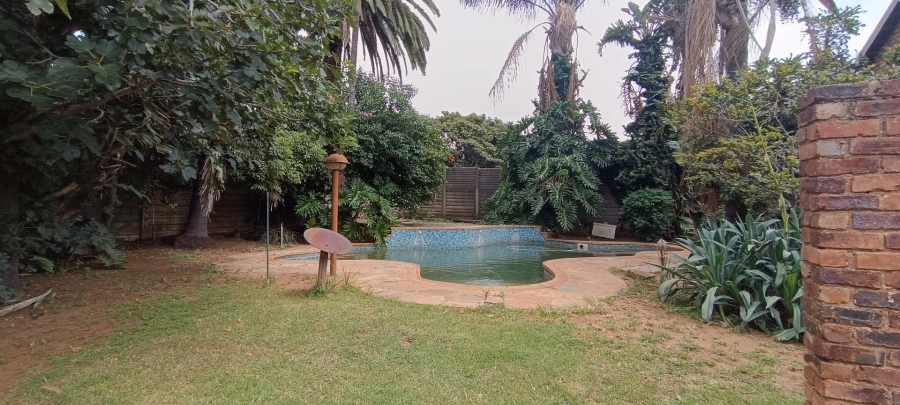 6 Bedroom Property for Sale in Van Riebeeck Park Gauteng