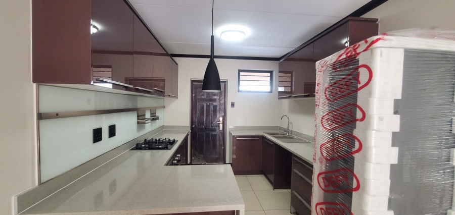 To Let 2 Bedroom Property for Rent in Blue Hills Gauteng