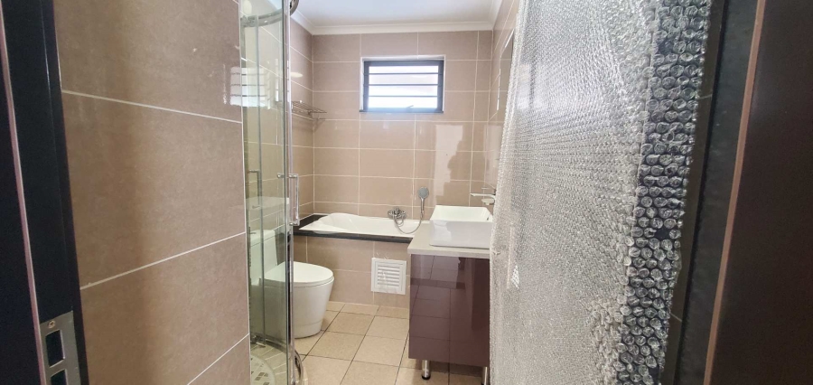 To Let 2 Bedroom Property for Rent in Blue Hills Gauteng