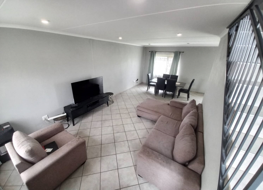 4 Bedroom Property for Sale in Lotus Gardens Gauteng