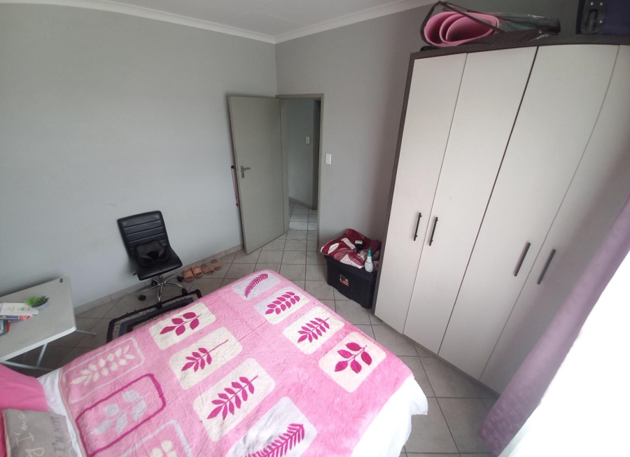 4 Bedroom Property for Sale in Lotus Gardens Gauteng