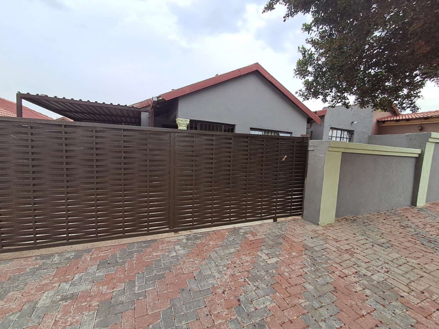 2 Bedroom Property for Sale in Birch Acres Gauteng