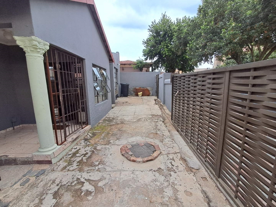 2 Bedroom Property for Sale in Birch Acres Gauteng