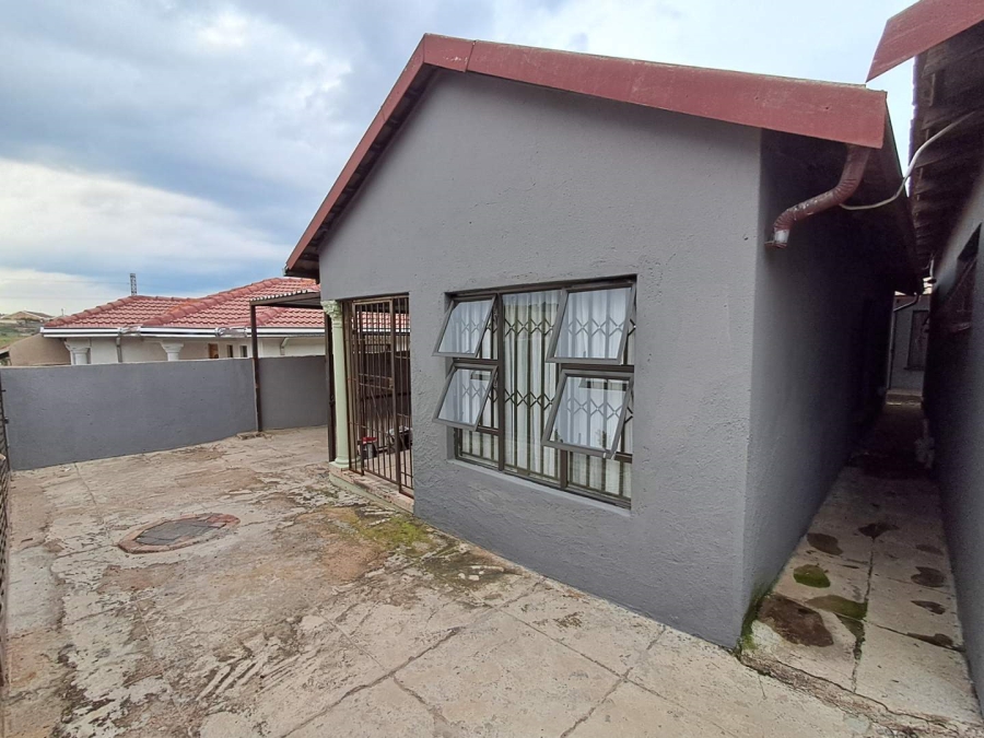 2 Bedroom Property for Sale in Birch Acres Gauteng