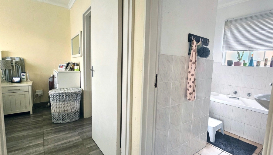 2 Bedroom Property for Sale in Radiokop Gauteng