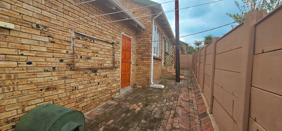 2 Bedroom Property for Sale in Radiokop Gauteng