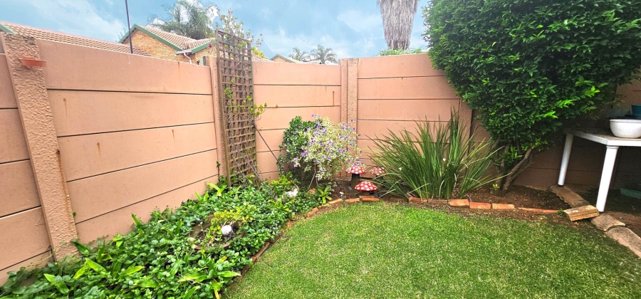 2 Bedroom Property for Sale in Radiokop Gauteng