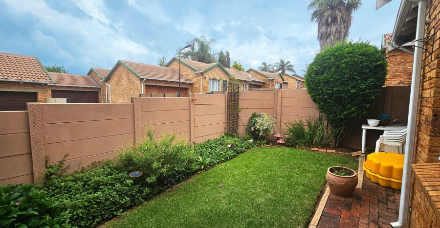 2 Bedroom Property for Sale in Radiokop Gauteng