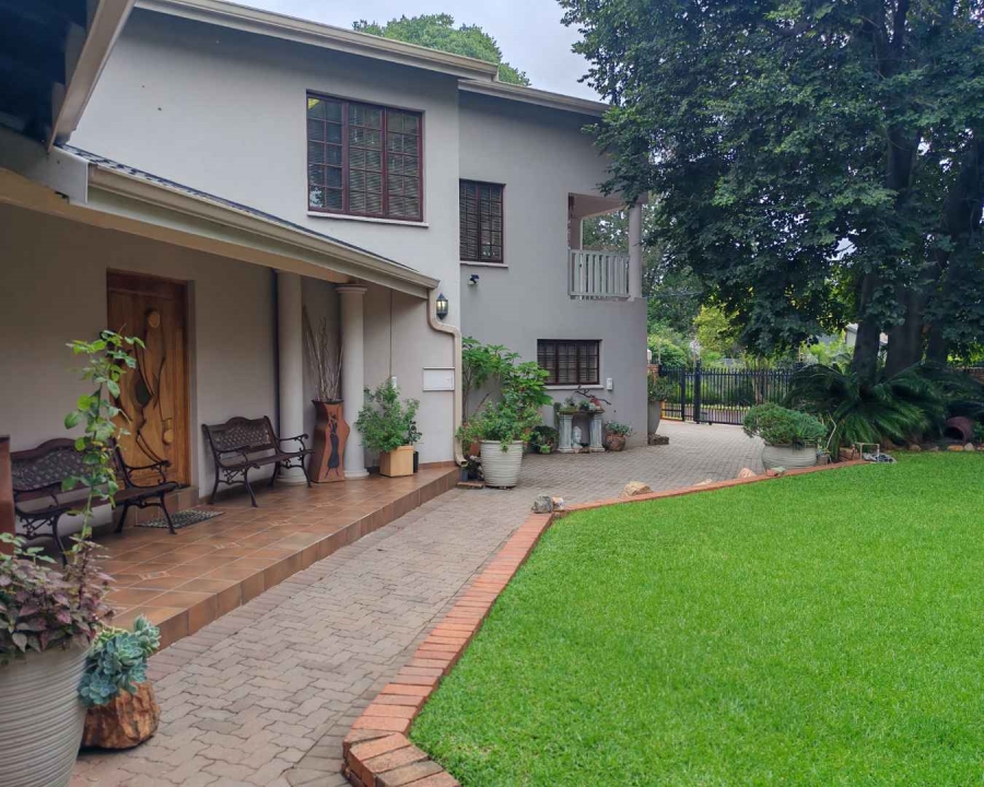 6 Bedroom Property for Sale in Clubview Gauteng