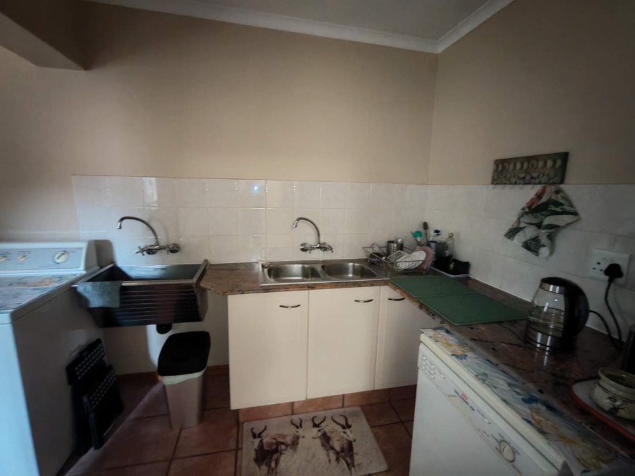 6 Bedroom Property for Sale in Clubview Gauteng