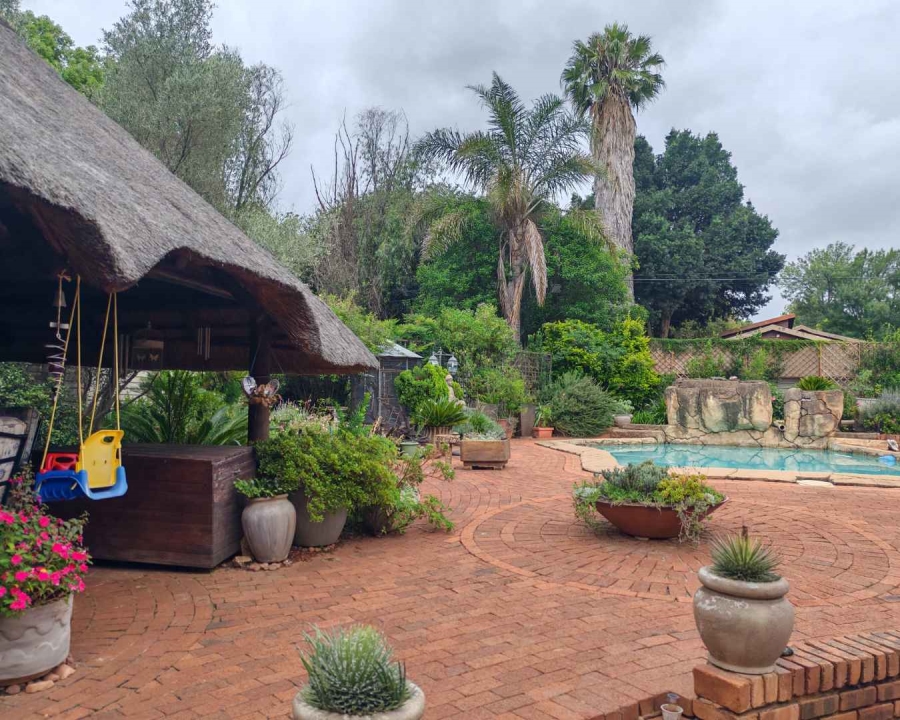 6 Bedroom Property for Sale in Clubview Gauteng