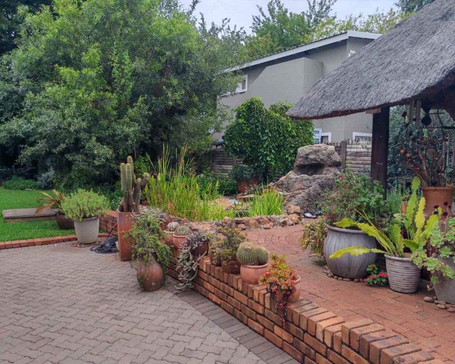 6 Bedroom Property for Sale in Clubview Gauteng